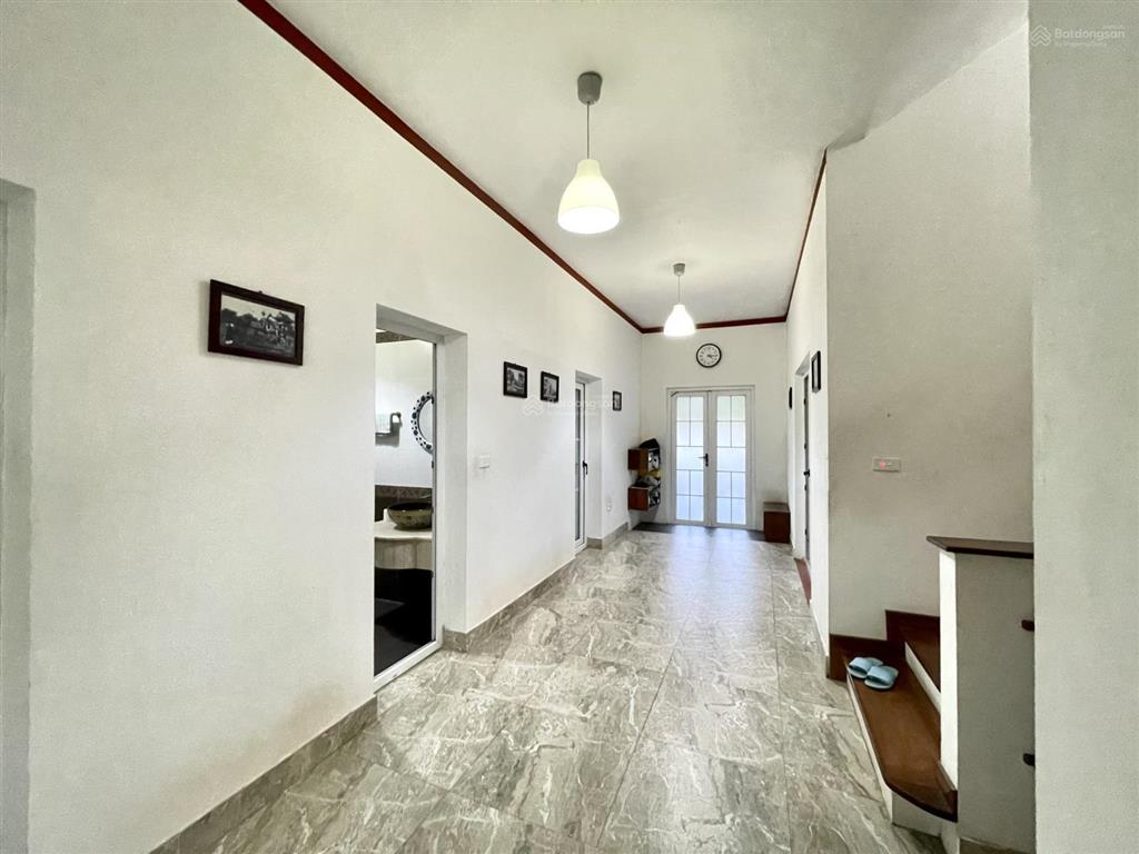 Cho thuê kiểu biệt thự tại ngọc thụy, long biên sân vườn rộng 1.100m2, view sông. giá 30tr/tháng