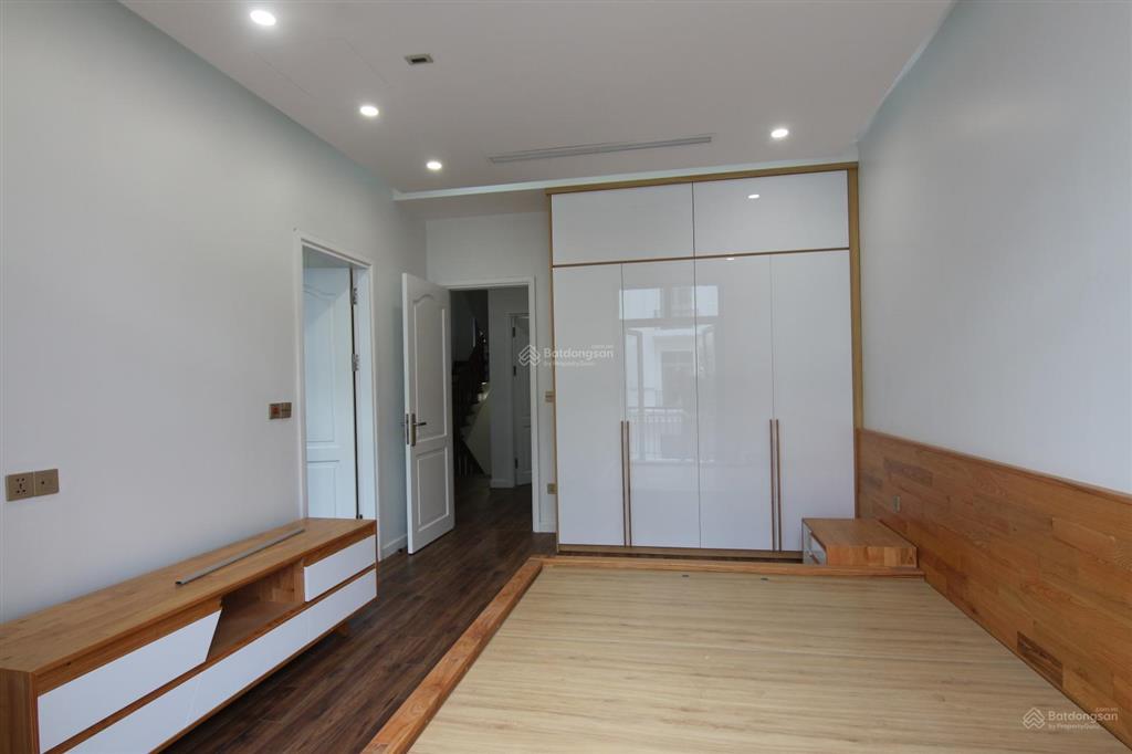 Cho thuê biệt thự liền kề vinhomes harmony bên hồ giá thuê 25tr/tháng.  0989 318 ***