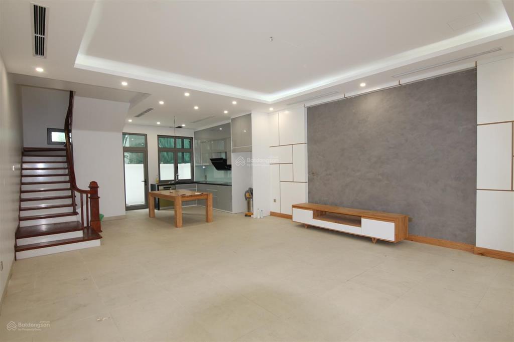 Cho thuê biệt thự liền kề vinhomes harmony bên hồ giá thuê 25tr/tháng.  0989 318 ***