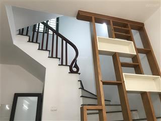 Bán nhà dân xây tại thanh am, 6,29 tỷ, 32 m2, 3pn, 4wc, 5 tầng, mặt tiền 3.9m có 2 mặt thoáng