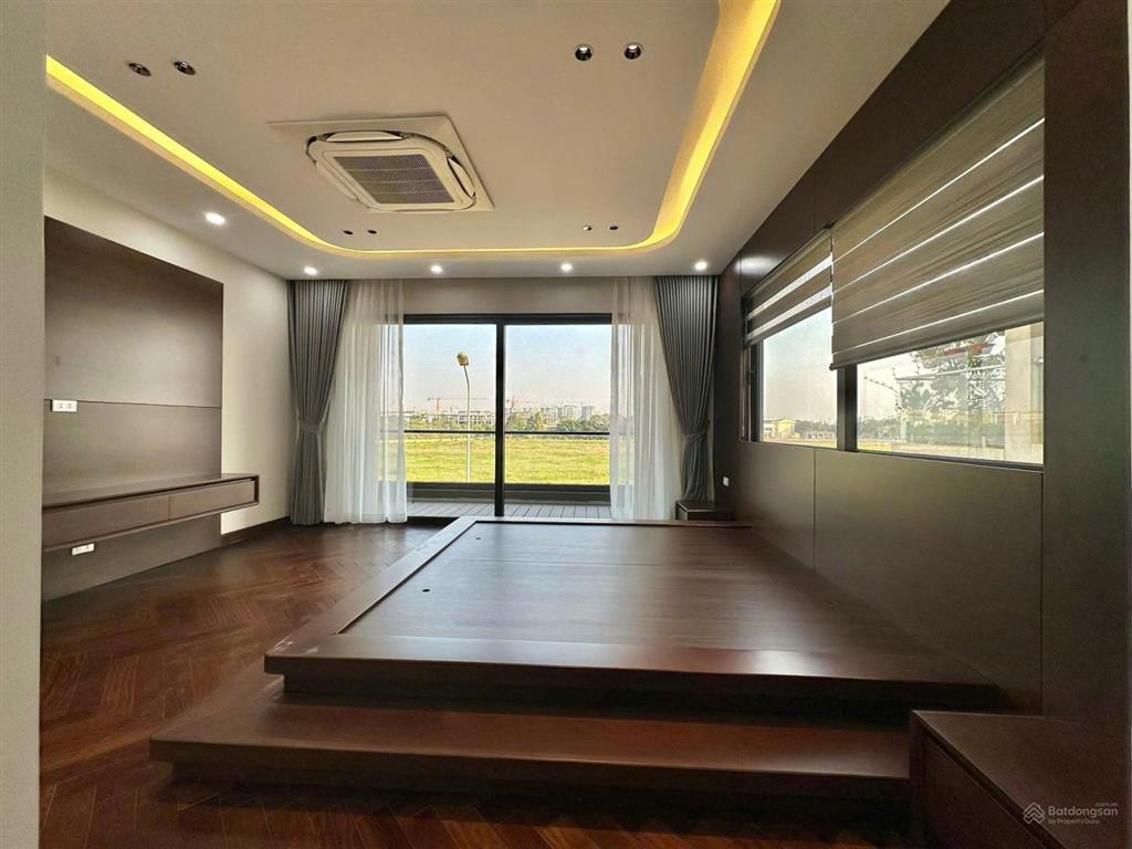 Siêu đẹp, siêu hiếm 7 tầng 68m2 5 ngủ 4wc thang máy căn góc phố tạ đông trung, gia thụy, hà nội