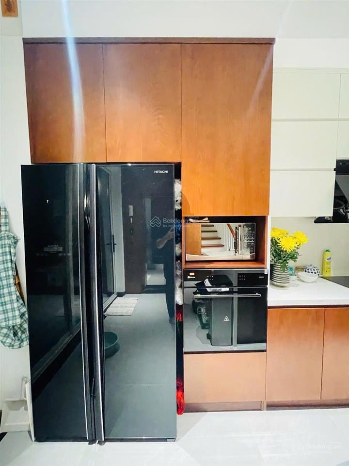 Nhà liền kề 120m2, 4 tầng, 5 phòng ngủ, thang máy, nội thất nhập khẩu siêu sang trọng đt việt hưng