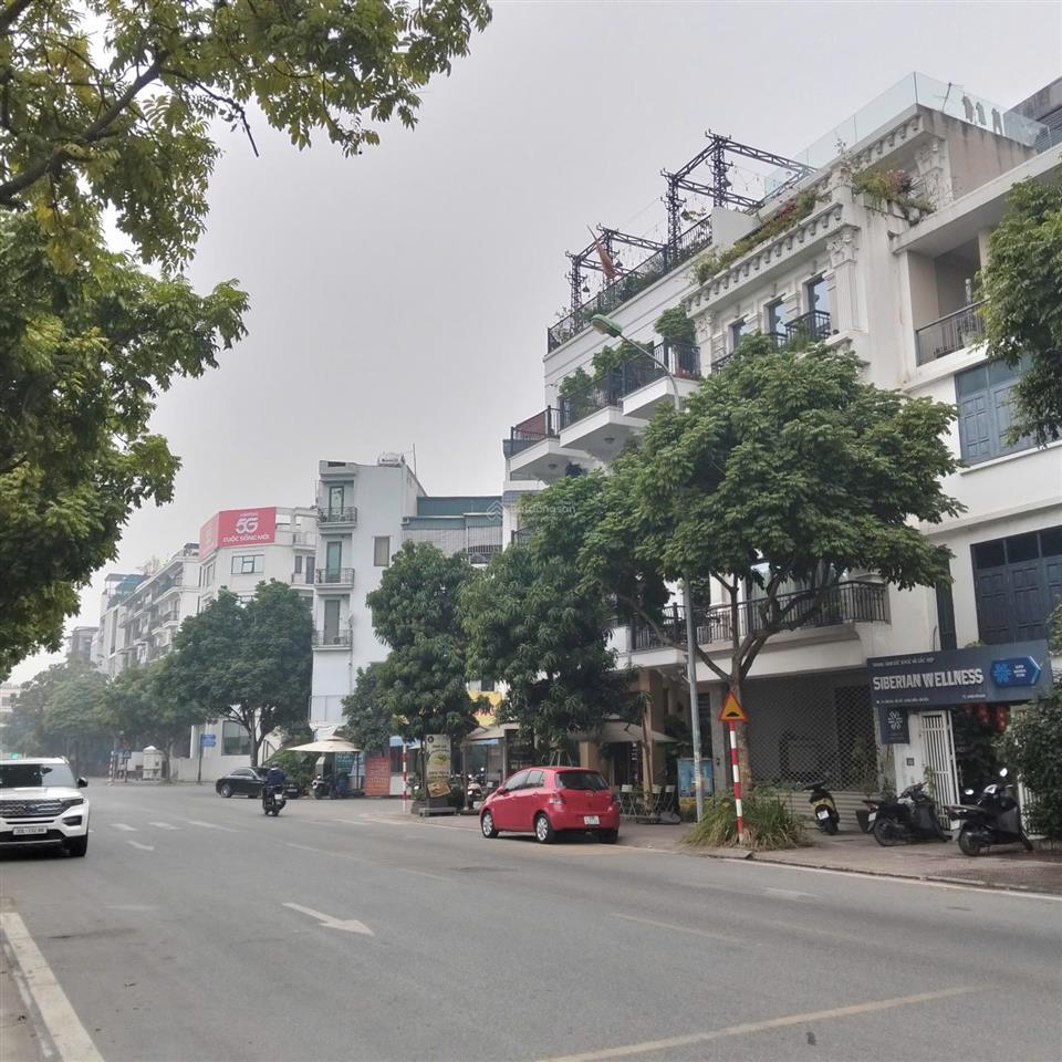 Liền kề mặt phố 120m, 4 tầng, fun nội thất nhập khẩu, thang máy, nhà rất đẹp, 4 ngủ, view cực đẹp