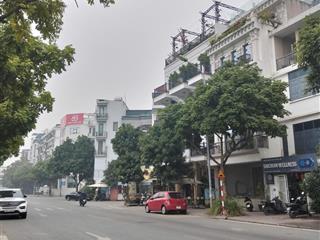 Liền kề mặt phố 120m, 4 tầng, fun nội thất nhập khẩu, thang máy, nhà rất đẹp, 4 ngủ, view cực đẹp