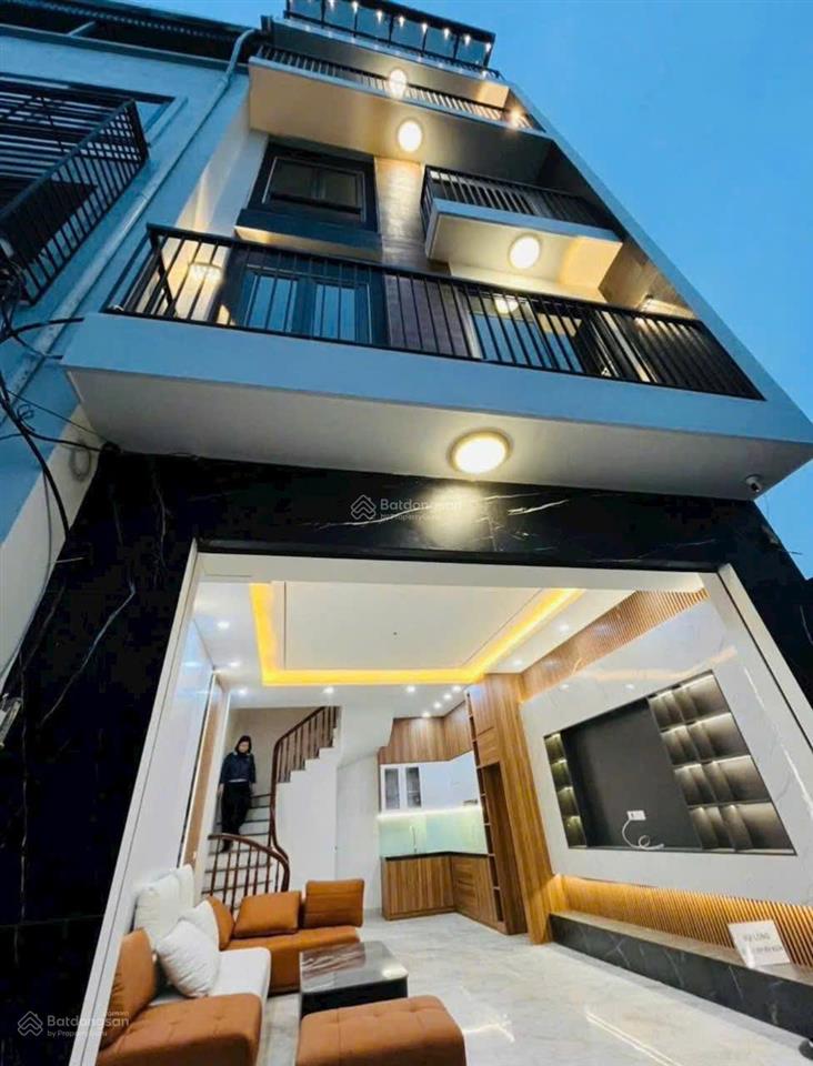 Giảm 500 triệu nhà đẹp 5 tầng 3 ngủ 3wc, fun nội thất đẹp xịn, oto cách nhà 30m, phúc lợi