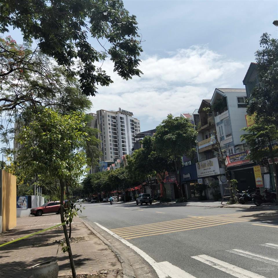Chỉ 39,9 tỷ bạn có nhà 120m, xây 4 tầng, mặt phố 21m, view thoáng vĩnh viễn