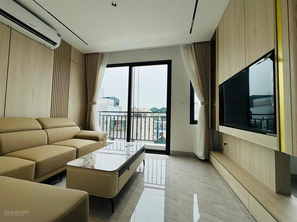 Nhà đẹp 6 tầng 4 phòng ngủ, thang máy, ô tô kia đỗ cửa, cách phố chính vài bước chân