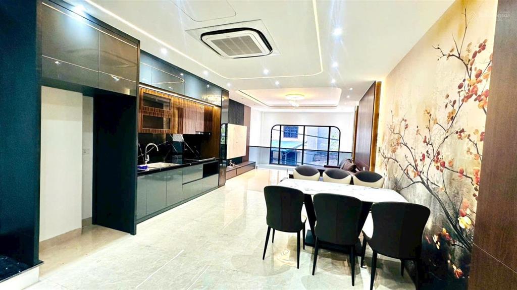 Nhà riêng 60m2 x 6 tầng, thang máy, full nội thất, oto 7 chỗ đỗ nhà, phúc lợi, long biên hn