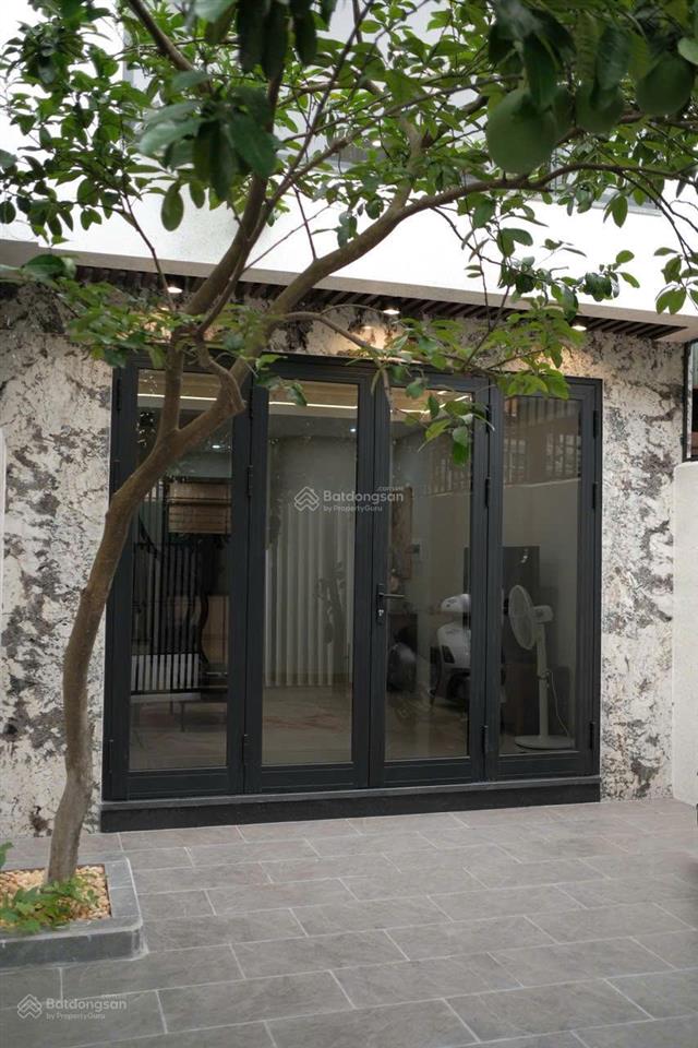 Nhà 4 tầng 70m, 4 phòng ngủ, chuẩn bị ra đường 12,5m (xây đã lùi quy hoạch) lệ mật việt hưng