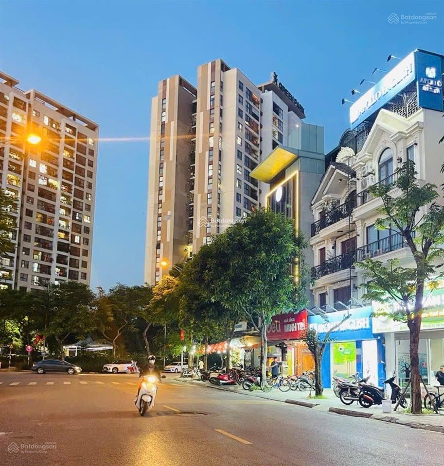Nhà mặt phố bùi thiện ngộ, dt 120, tk 4 tầng khu liền kề đt việt hưng vị trí đẹp phố