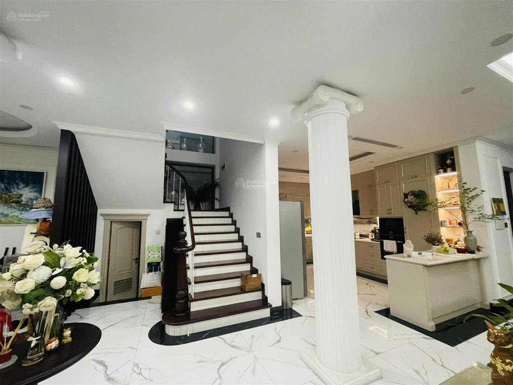 52,5 tỷ nhà 5 tầng tk villa với 500m2 sàn rất sang khu hh 04 (khu tk riêng cho đt việt hưng)