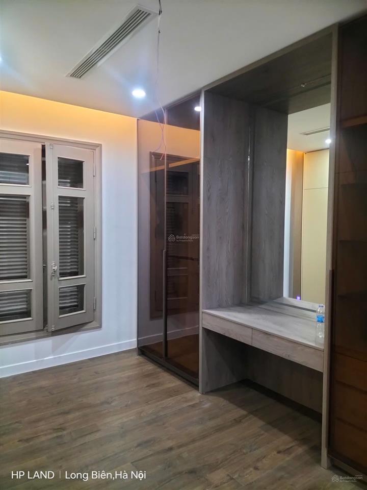 52,5 tỷ nhà 5 tầng tk villa với 500m2 sàn rất sang khu hh 04 (khu tk riêng cho đt việt hưng)