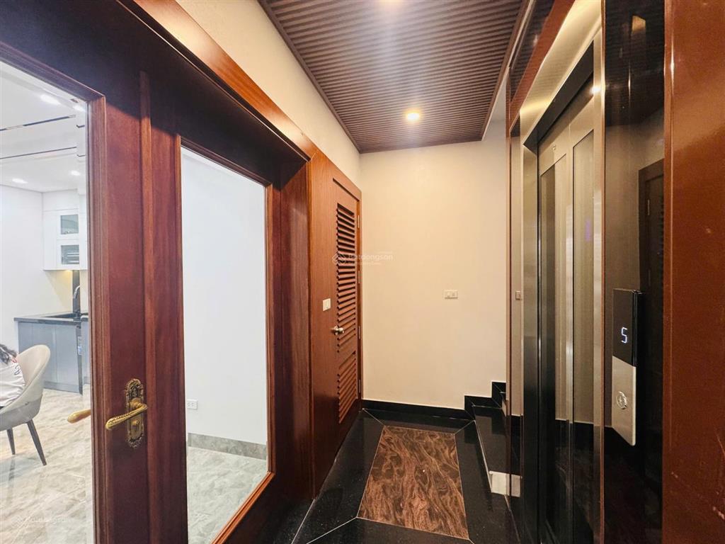50/54m, 6 tầng thang máy full đồ 4 phòng ngủ, đường 12,5m thượng thanh, việt hưng, hà nội
