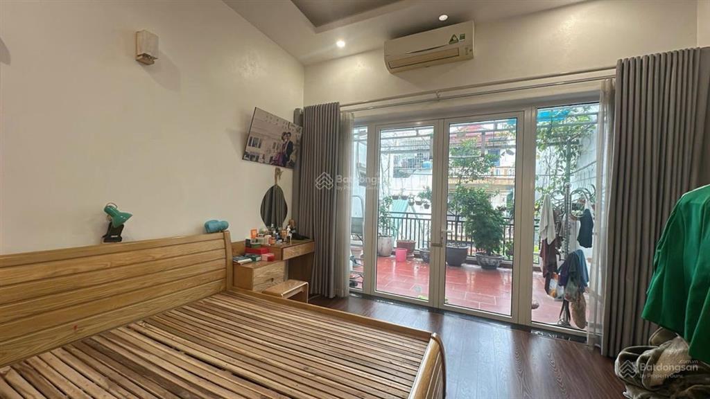 Bán nhà 4 tầng kẻ tạnh 128m2. 4.5m mặt tiền. 2 ô tô vào nhà