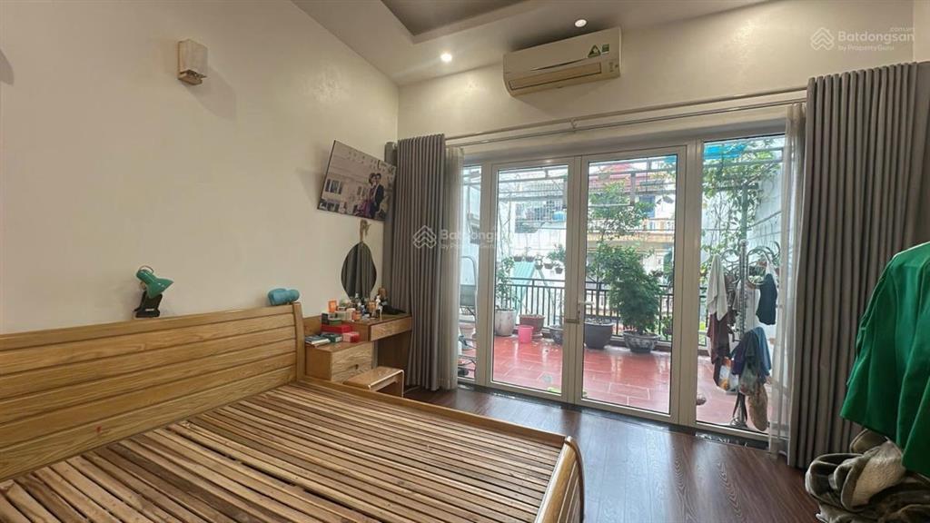 Bán nhà 4 tầng kẻ tạnh long biên 25 tỷ 128m2. 4.5m mặt tiền. 2 ô tô vào nhà