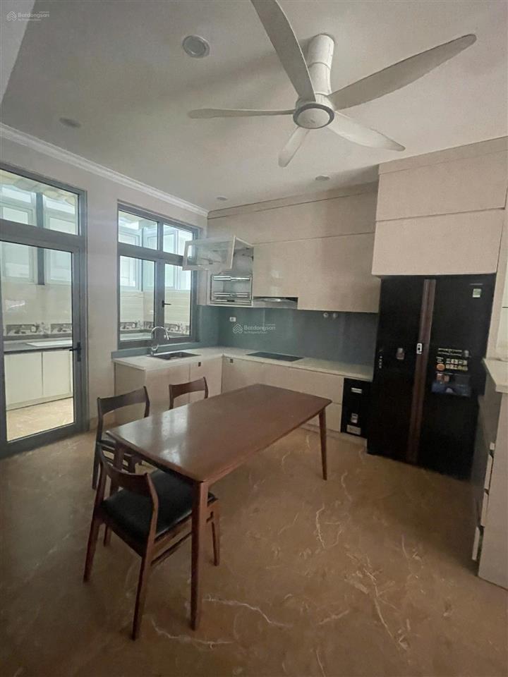 0903 103 *** chủ nhà gửi bán bt liền kề 90m hoàn thiện cơ bản khu bên hồ vinhomes the harmony