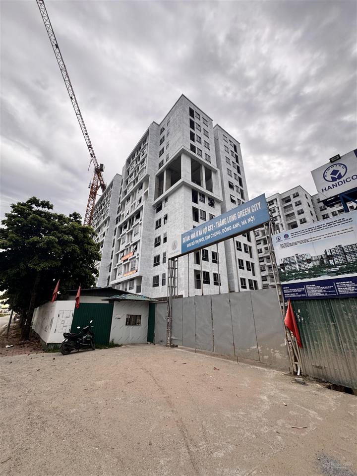 Gia đình có việc cần tiền nên tôi cần bán nhanh căn chung cư tại ct3 kim chung đông anh. 0936 213 ***