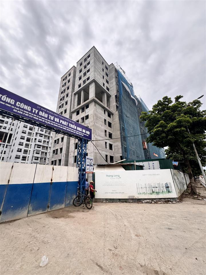 Gia đình có việc cần tiền nên tôi cần bán nhanh căn chung cư tại ct3 kim chung đông anh. 0936 213 ***