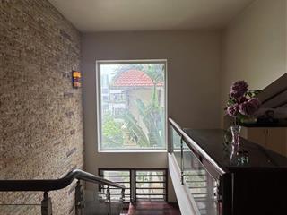 Giá quá rẻ so với thị trường. chủ nhà cần tiền bán gấp căn biệt thự tại sài đồng. 0936 213 ***