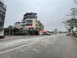 Giảm giá 5 tỷ. cần bán nhanh liền kề tại việt hưng.  0936 213 ***