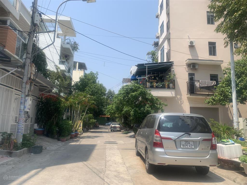 Bán nhà 4 tầng nguyễn lộ trạch nha trang cách biển 900m, dt 69,7m2  giá 8,8 tỷ.