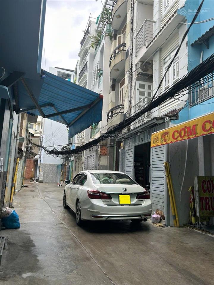 Chủ định cư nước ngoài cần bán nhanh nhà 1 trệt 2 lầu đường lý chính thắng, q3, hẻm xe hơi