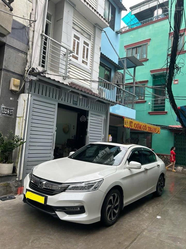 Chủ định cư nước ngoài cần bán nhanh nhà 1 trệt 2 lầu đường lý chính thắng, q3, hẻm xe hơi