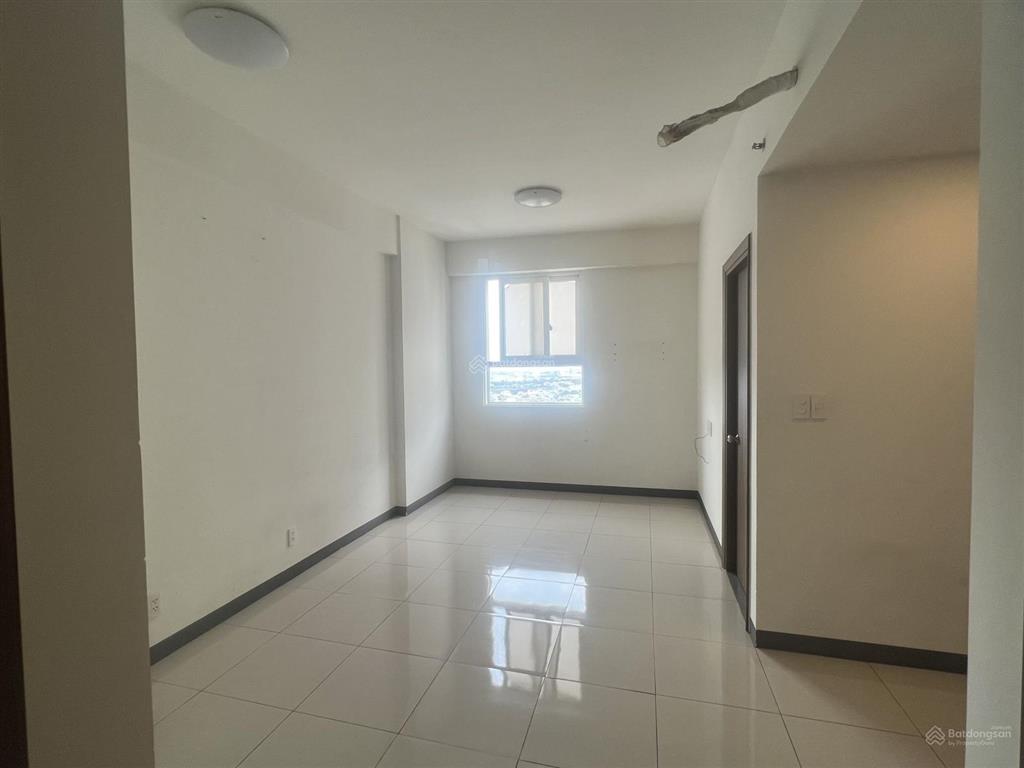 Cc đã có sổ hồng  bán căn hộ 2pn 1wc, nhà sạch đẹp, view thoáng mát