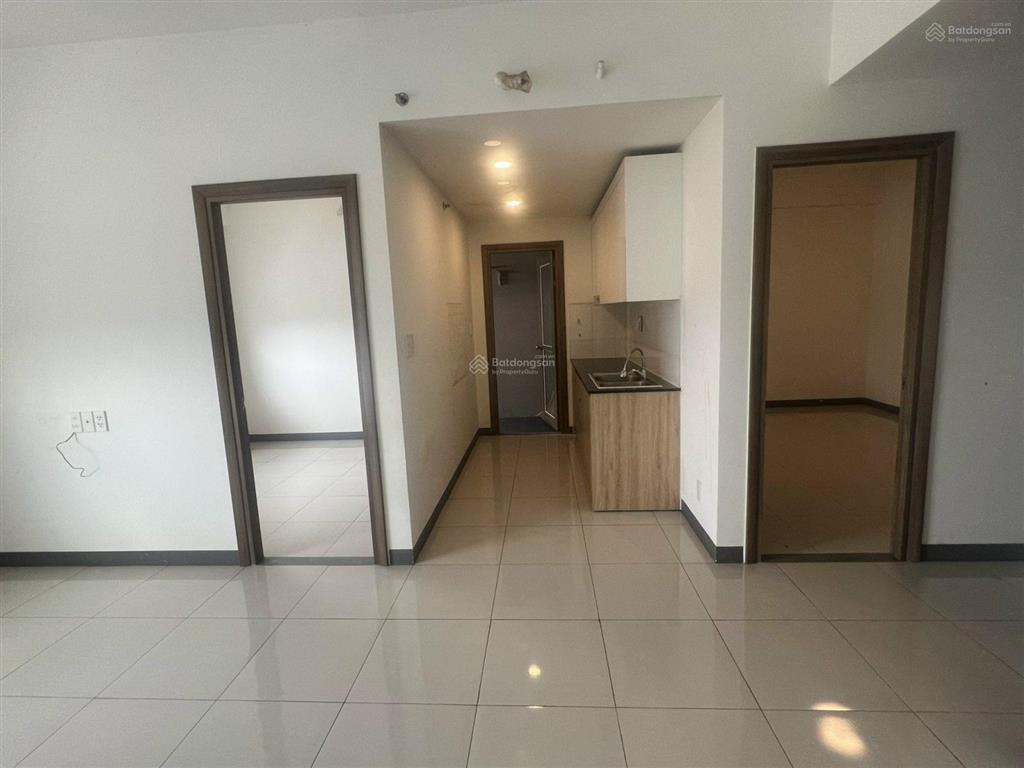 Cc đã có sổ hồng  bán căn hộ 2pn 1wc, nhà sạch đẹp, view thoáng mát