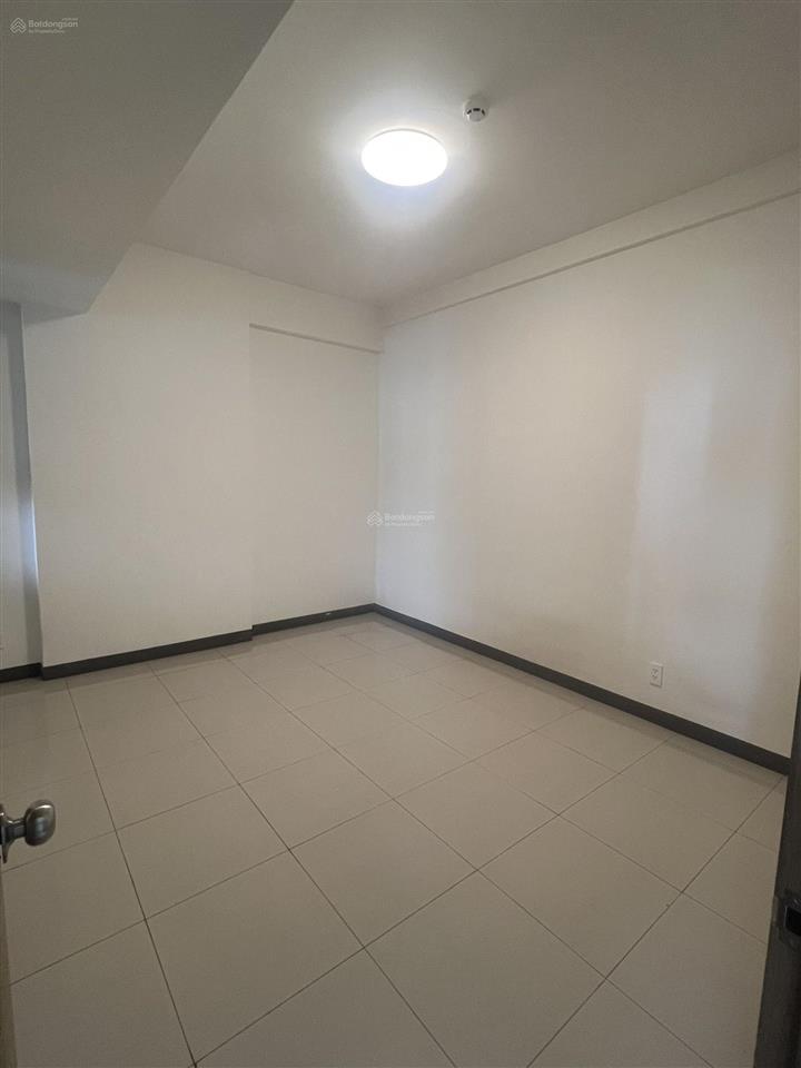 Cc đã có sổ hồng  bán căn hộ 2pn 1wc, nhà sạch đẹp, view thoáng mát