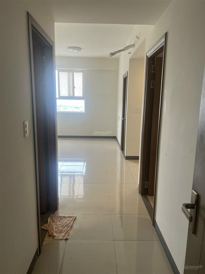Cc đã có sổ hồng  bán căn hộ 2pn 1wc, nhà sạch đẹp, view thoáng mát