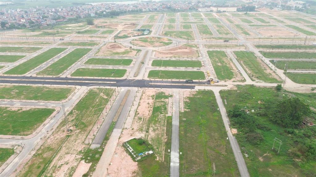 Đất đình trám sen hồ  vị trí đẹp  quỹ căn giá tham khảo tốt trong khu vực