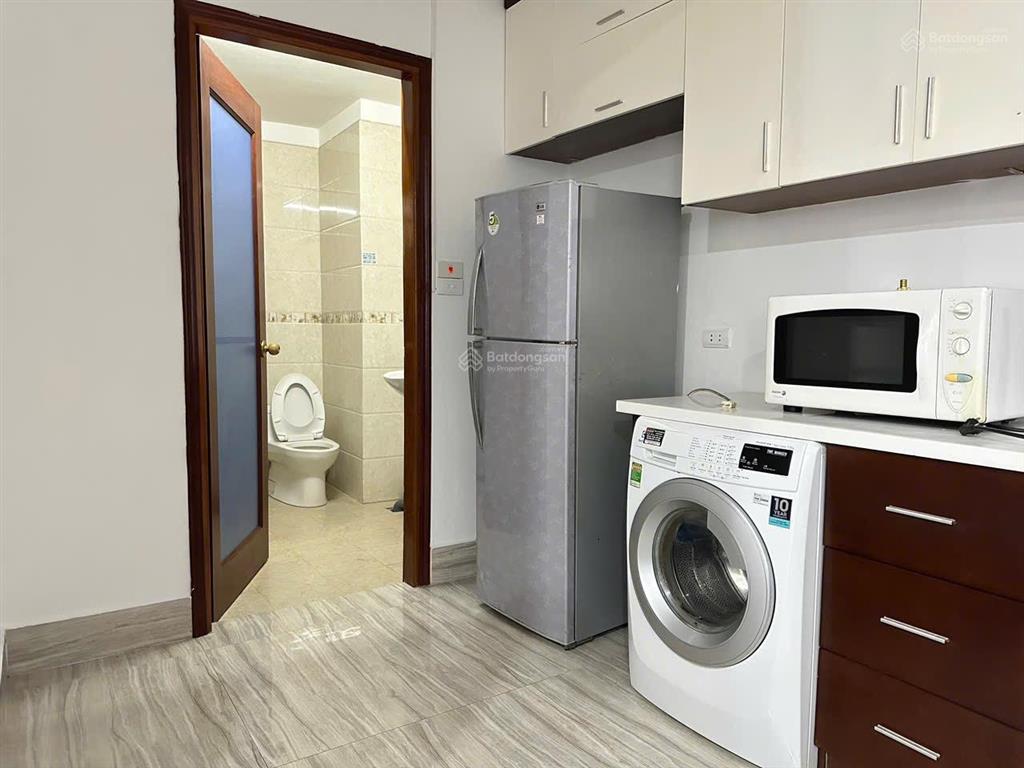 2bedroom serviced apartment with west lake views & 24/7 car parking. căn hộ dịch vụ 2 ngủ 1 khách