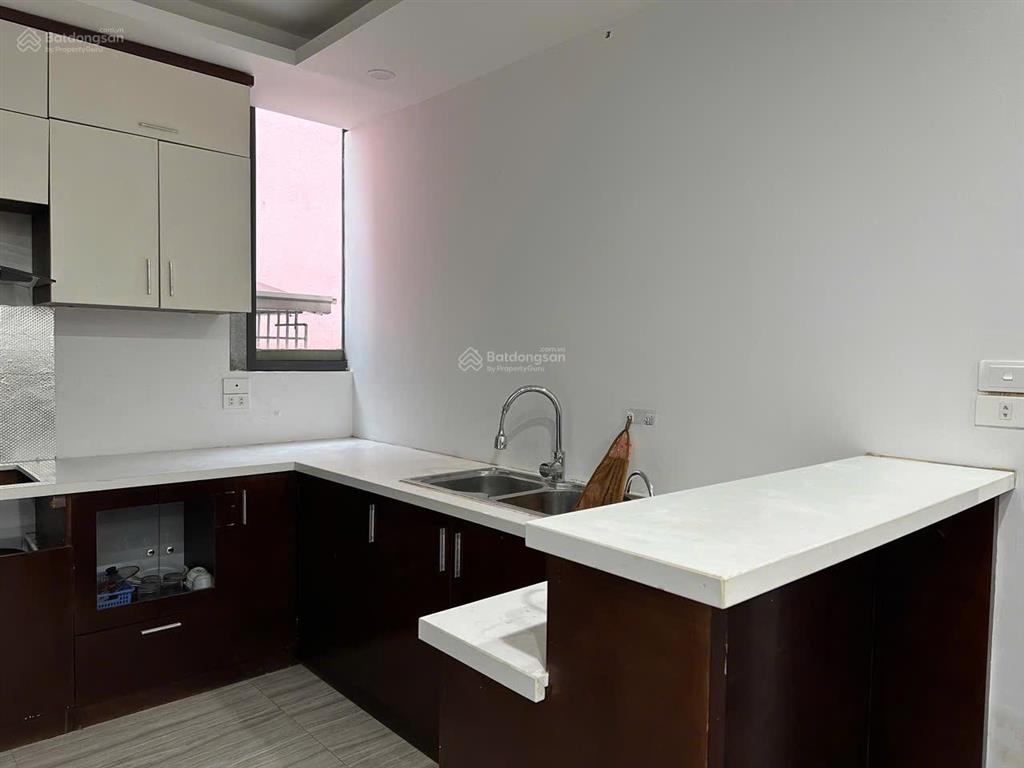 2bedroom serviced apartment with west lake views & 24/7 car parking. căn hộ dịch vụ 2 ngủ 1 khách