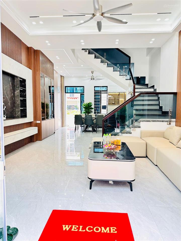 Bán nhà quỳnh hoàng nam sơn hải phòng  nhà 3 tầng độc lập, full nội thất, ngõ ô tô, giá chỉ 3,3tỷ