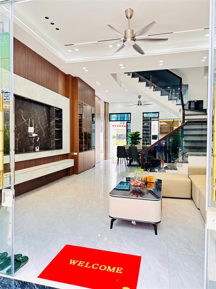 Bán nhà quỳnh hoàng nam sơn hải phòng  nhà 3 tầng độc lập, full nội thất, ngõ ô tô, giá chỉ 3,3tỷ