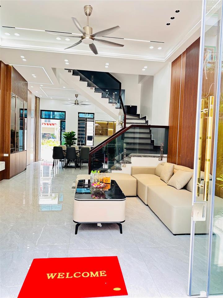 Bán nhà quỳnh hoàng nam sơn hải phòng  nhà 3 tầng độc lập, full nội thất, ngõ ô tô, giá chỉ 3,3tỷ