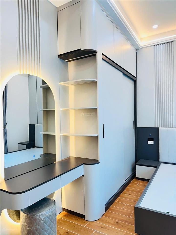 Bán nhà quỳnh hoàng nam sơn hải phòng  nhà 3 tầng độc lập, full nội thất, ngõ ô tô, giá chỉ 3,3tỷ