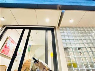 Chính chủ bán nhà đẹp view hồ, trịnh công sơn, 43m2 x 5t x mt 6m, 20m ra phố, 3 ngủ ở luôn