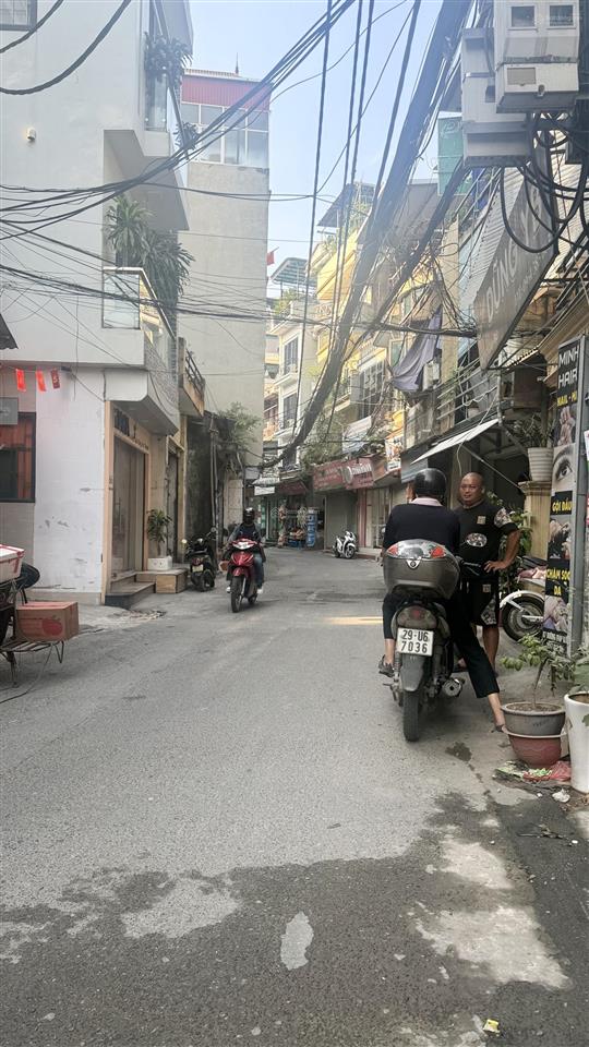 Cần bán nhà phố giáp bát phường tương mai hà nội.
