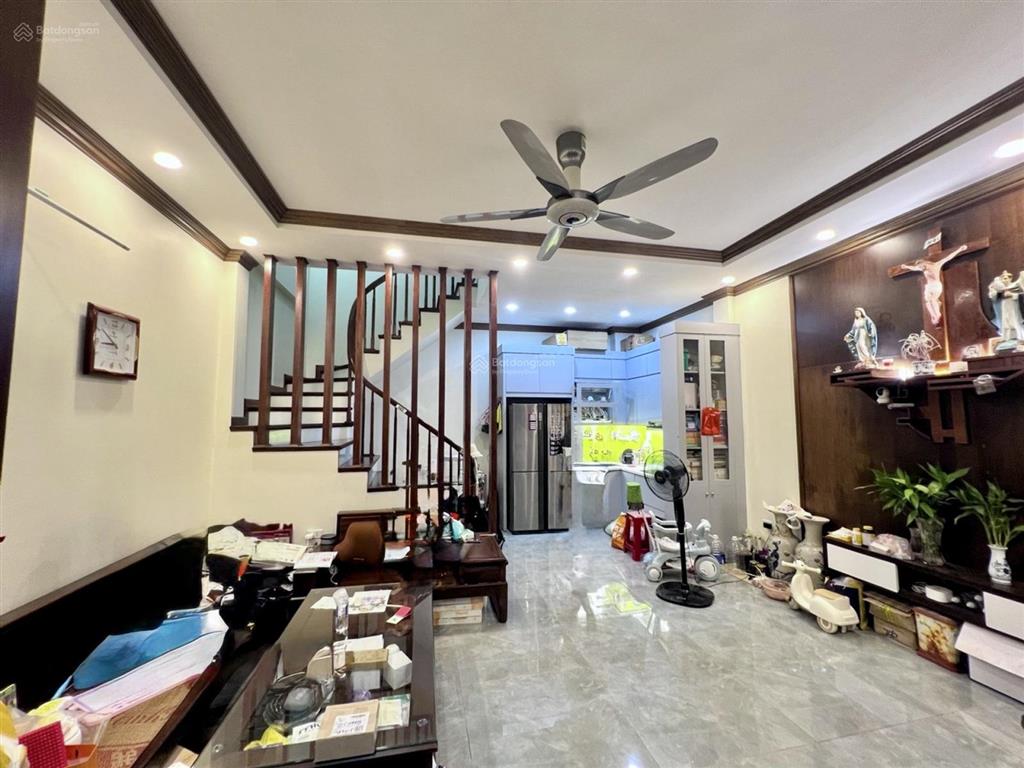 Nhà 5 tầng phố giáp nát hoàng mai diện tích 39m chỉ còn 8.7 tỷ.