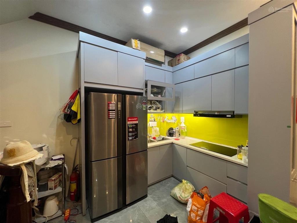 Nhà 5 tầng phố giáp nát hoàng mai diện tích 39m chỉ còn 8.7 tỷ.