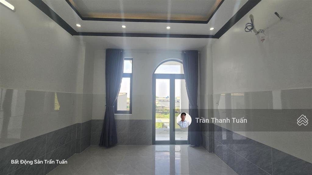 Nhà đẹp mặt tiền bê tông 6m, thông, đông, tiện kinh doanh. giữa tỉnh lộ 824 và 825