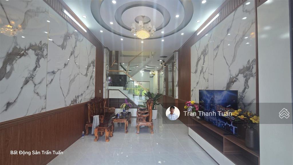 Nhà đẹp mặt tiền bê tông 6m, thông, đông, tiện kinh doanh. giữa tỉnh lộ 824 và 825