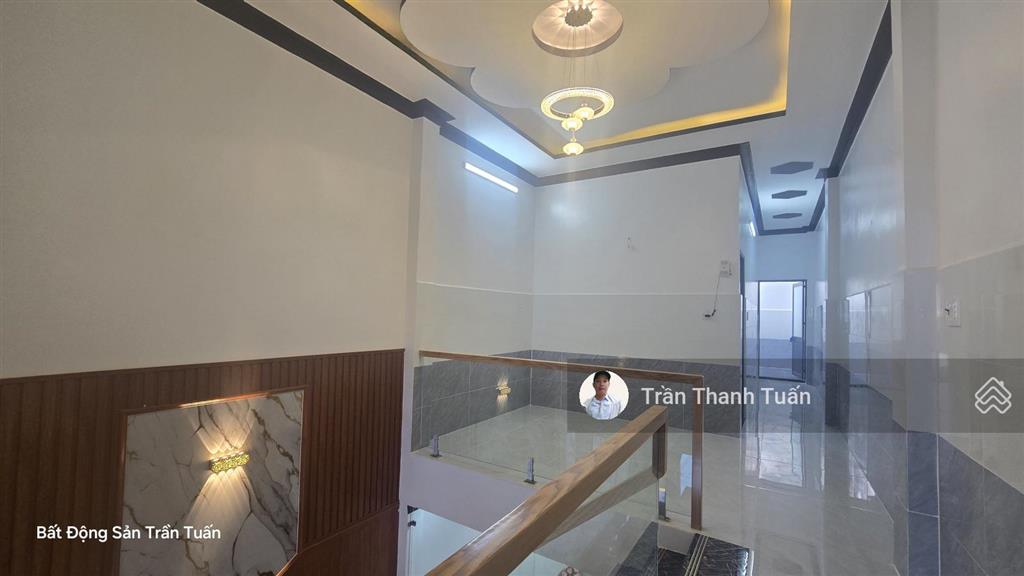 Nhà đẹp mặt tiền bê tông 6m, thông, đông, tiện kinh doanh. giữa tỉnh lộ 824 và 825