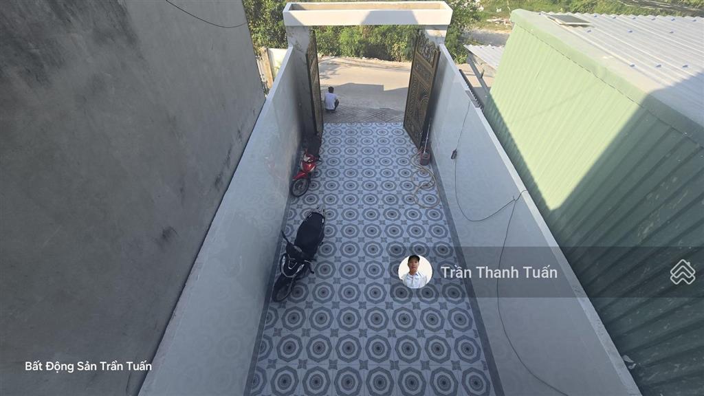 Nhà đẹp mặt tiền bê tông 6m, thông, đông, tiện kinh doanh. giữa tỉnh lộ 824 và 825