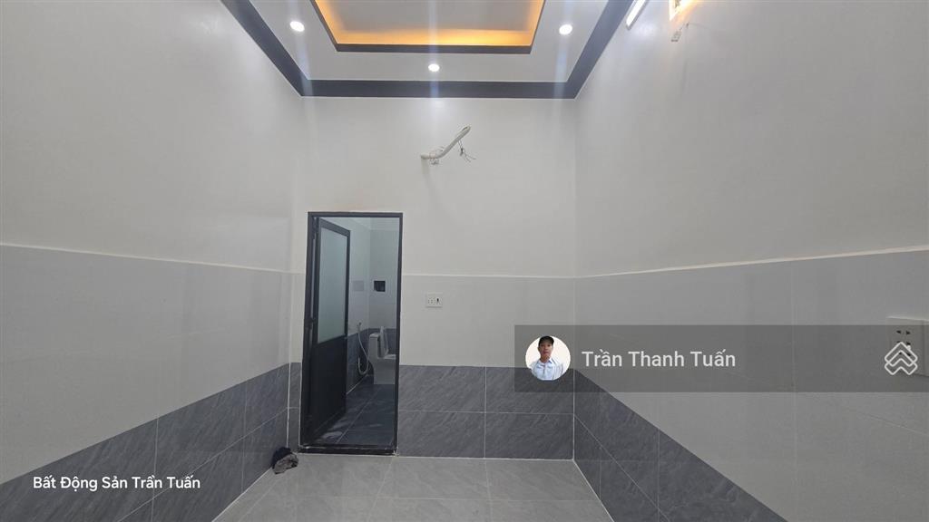 Nhà đẹp mặt tiền bê tông 6m, thông, đông, tiện kinh doanh. giữa tỉnh lộ 824 và 825