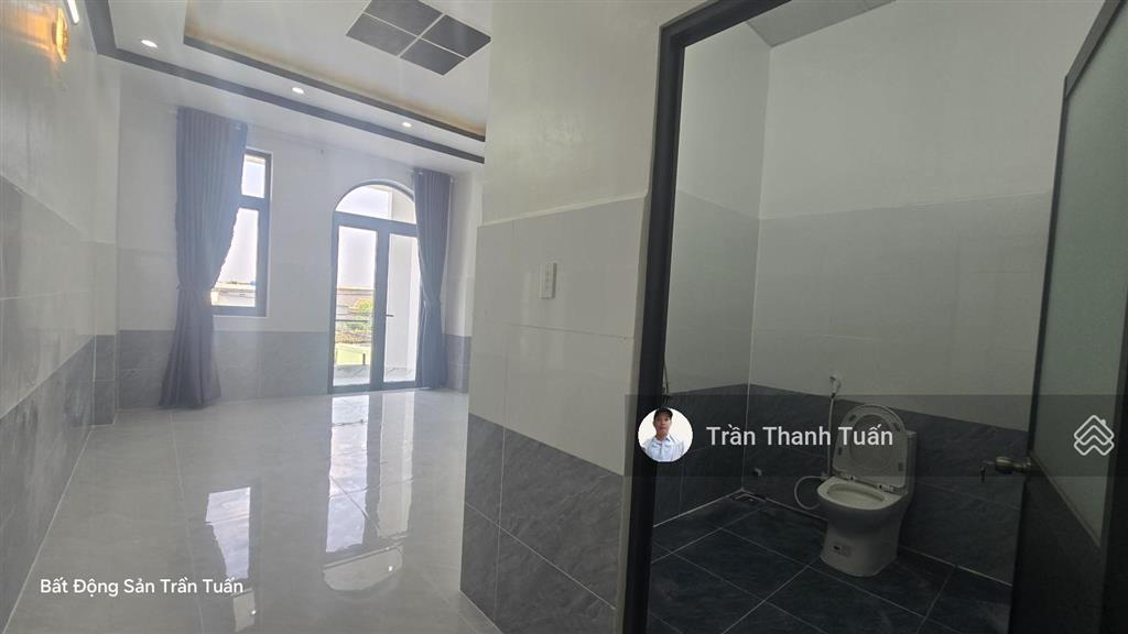 Nhà đẹp mặt tiền bê tông 6m, thông, đông, tiện kinh doanh. giữa tỉnh lộ 824 và 825