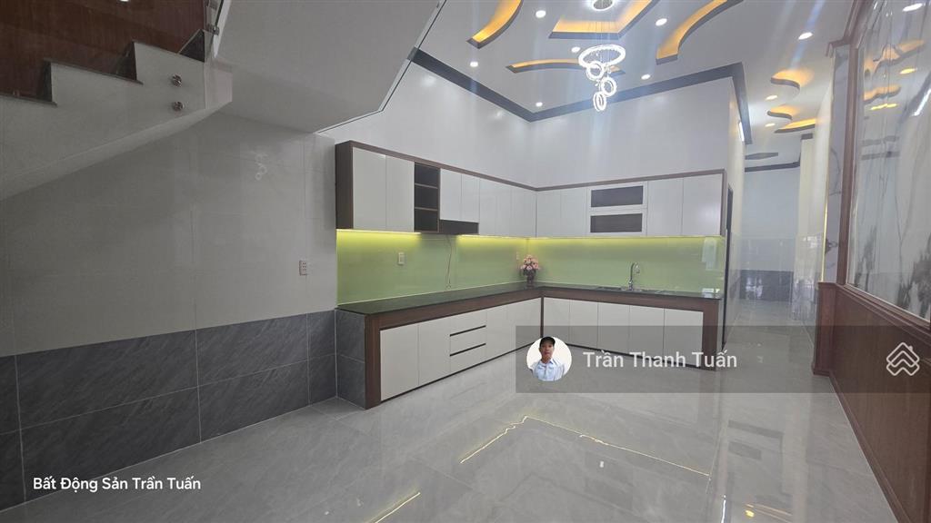 Nhà đẹp mặt tiền bê tông 6m, thông, đông, tiện kinh doanh. giữa tỉnh lộ 824 và 825