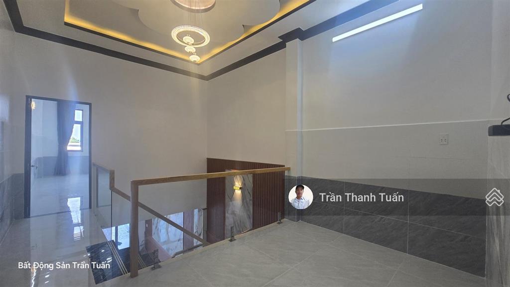 Nhà đẹp mặt tiền bê tông 6m, thông, đông, tiện kinh doanh. giữa tỉnh lộ 824 và 825